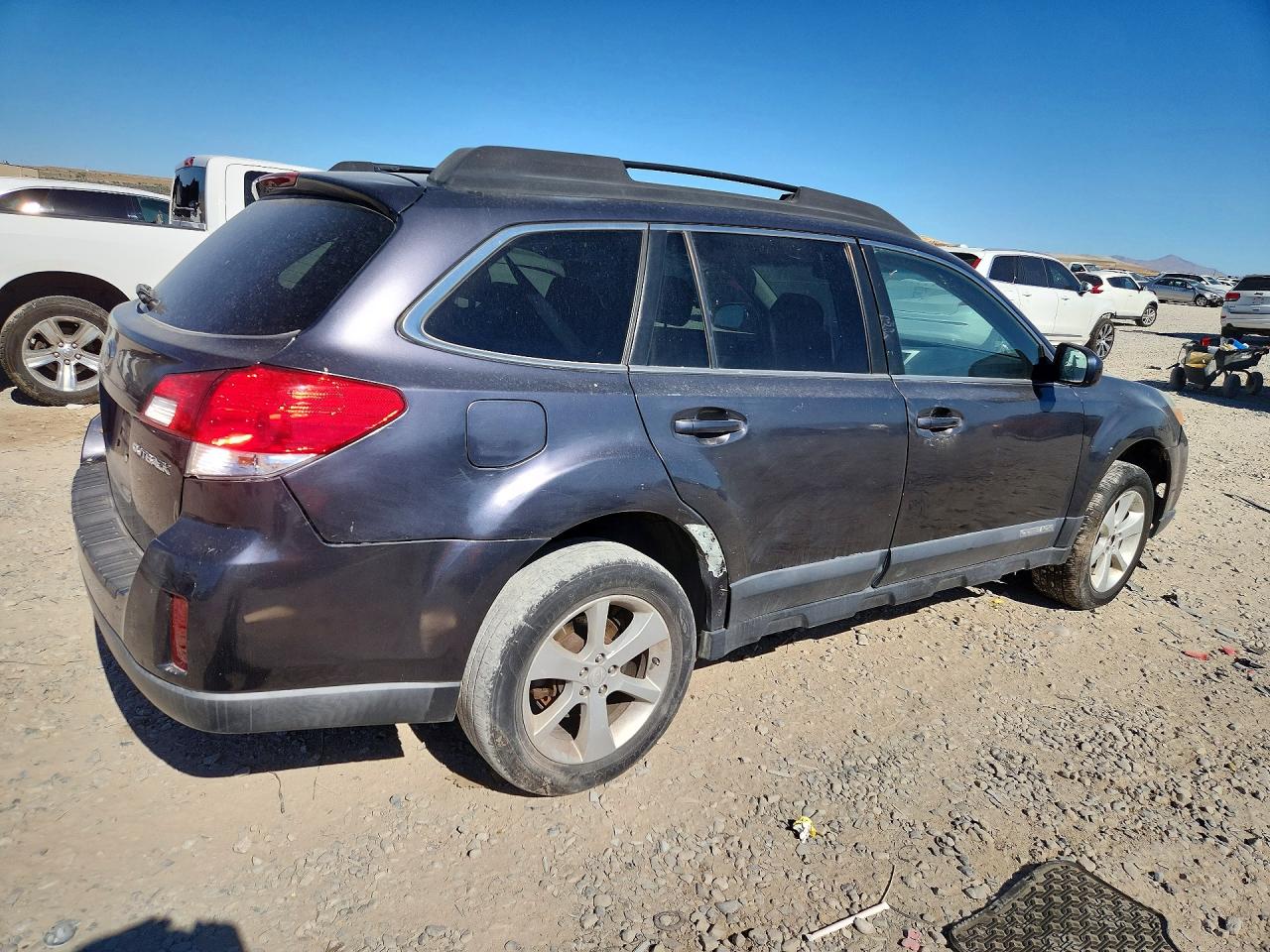 2013 SUBARU OUTBACK