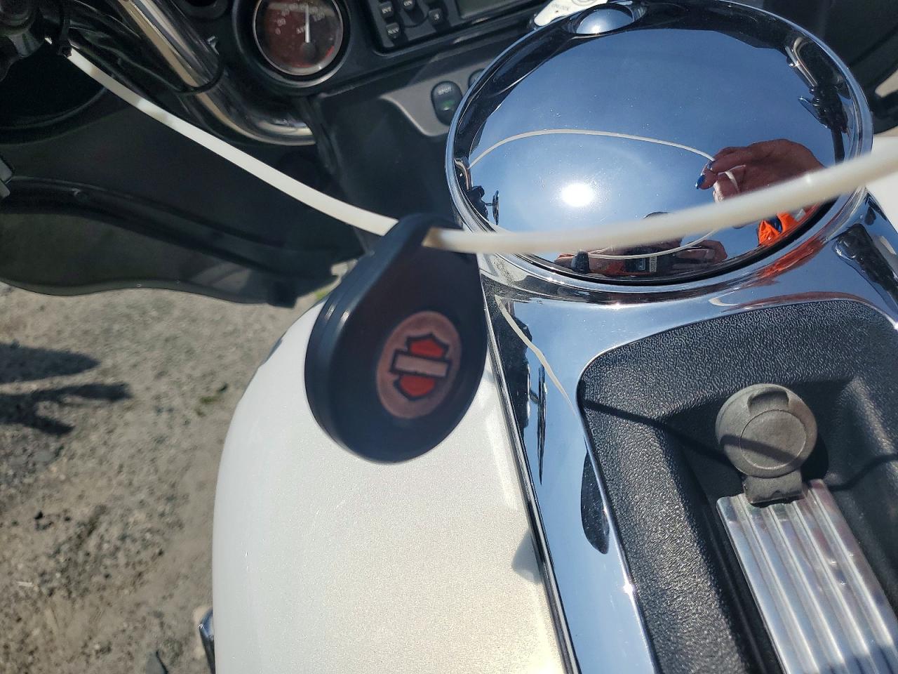 2008 HARLEY-DAVIDSON FL