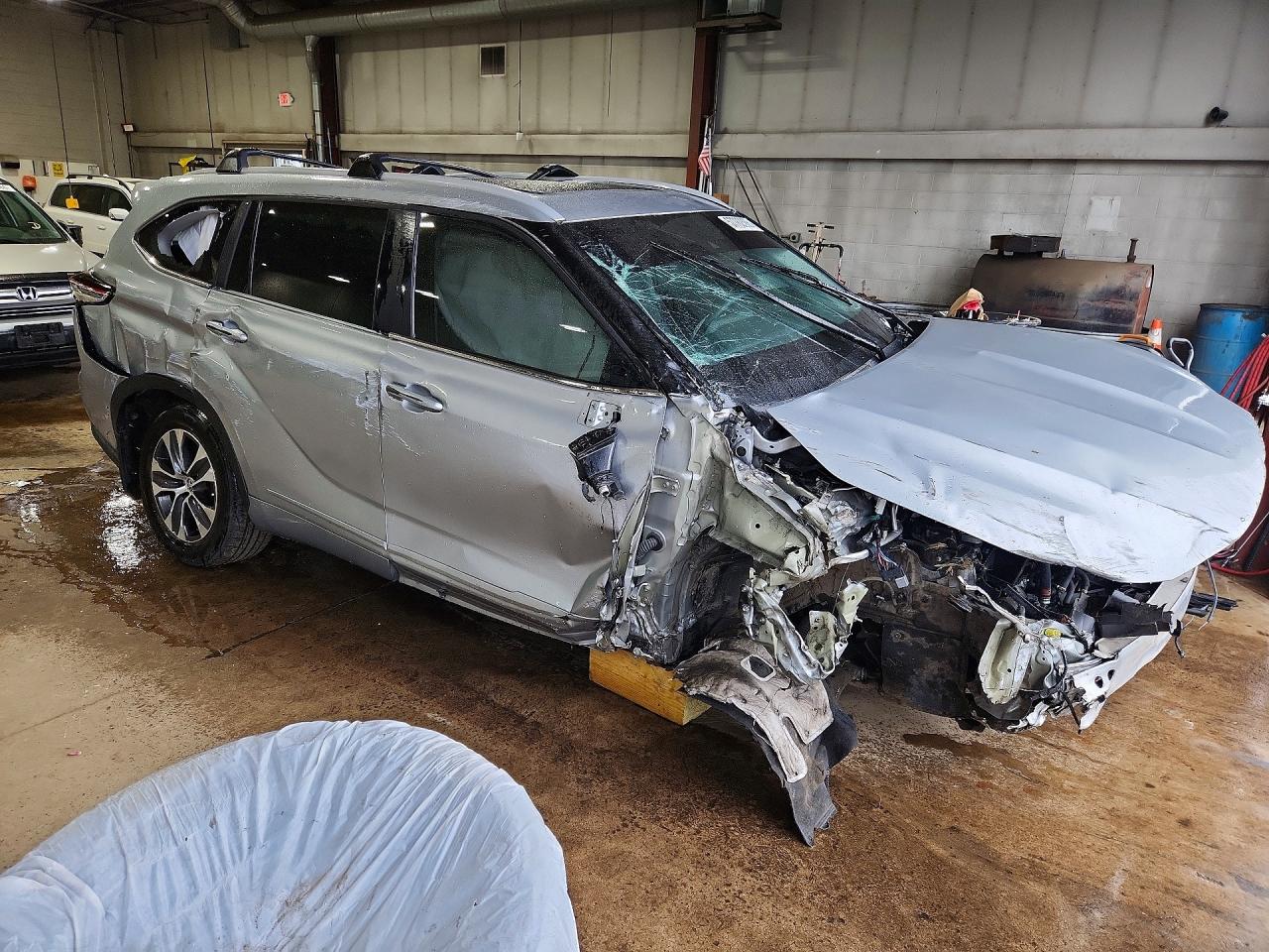 2023 TOYOTA HIGHLANDER