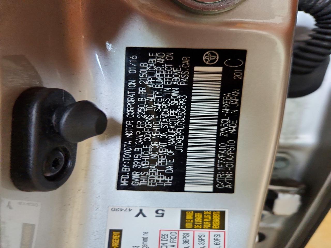 2016 TOYOTA PRIUS