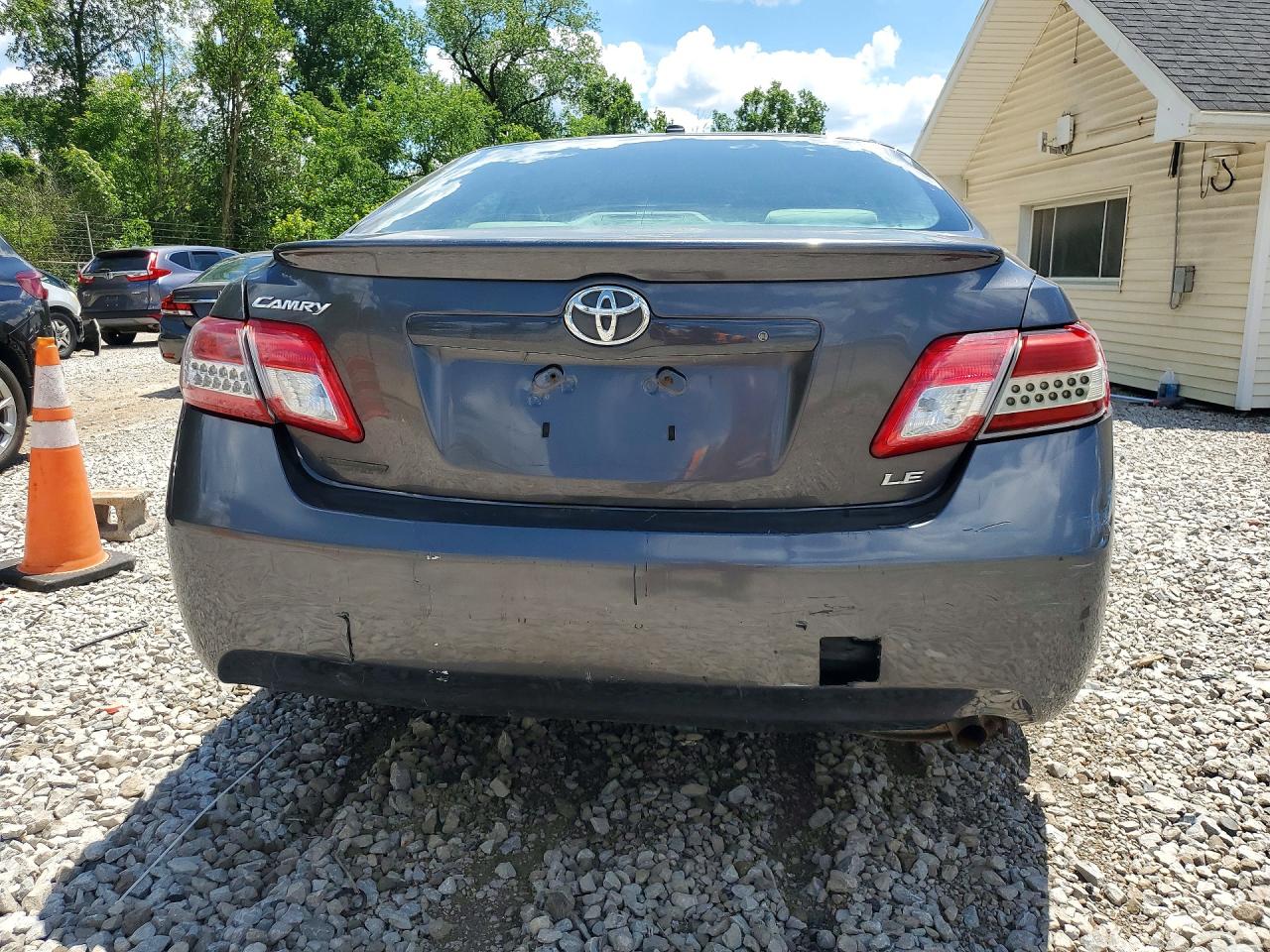 2011 TOYOTA CAMRY