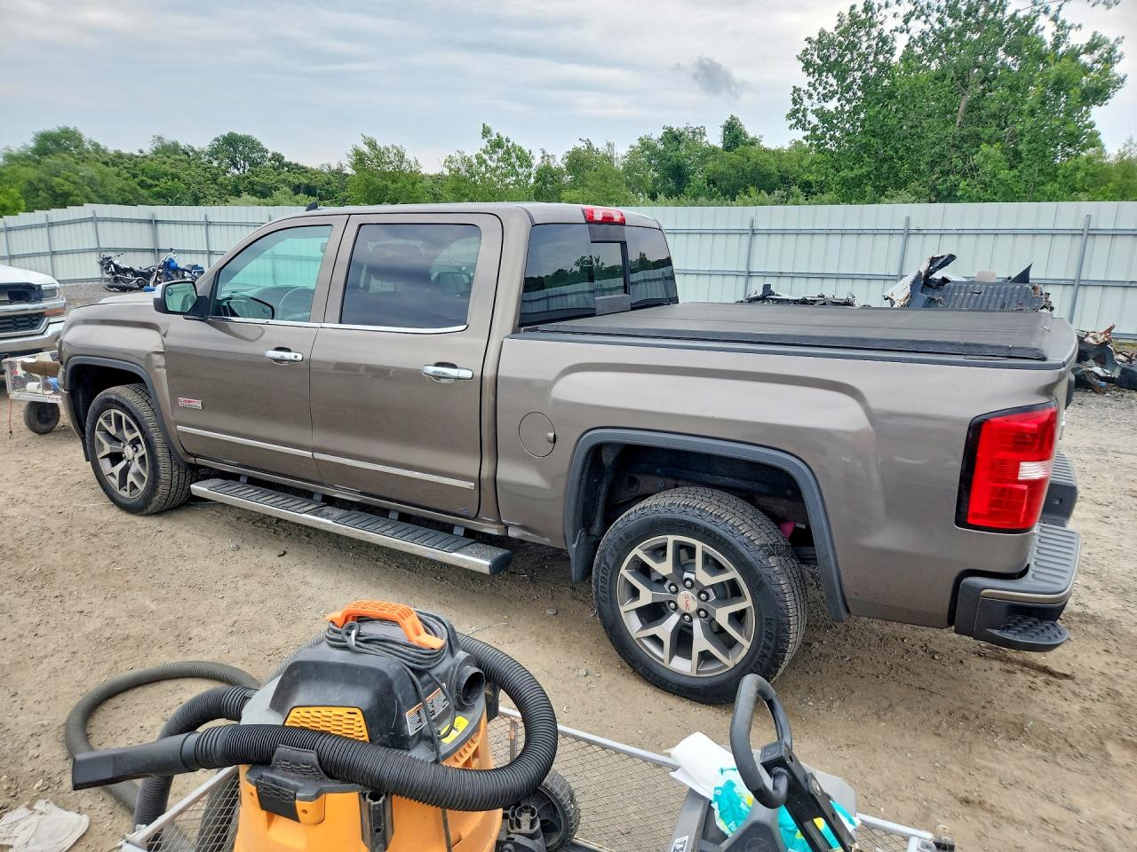 2015 GMC SIERRA