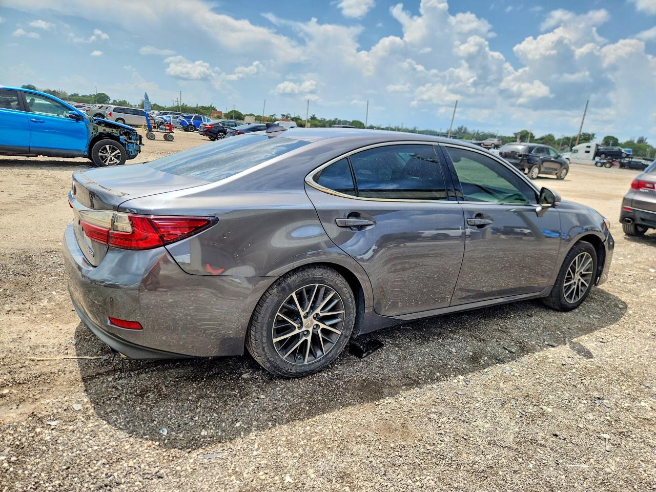 2017 LEXUS ES350