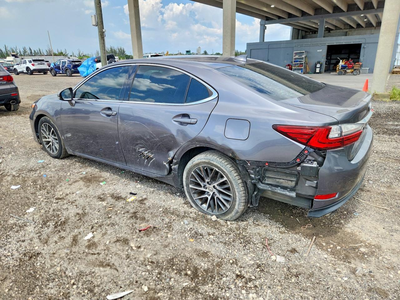 2017 LEXUS ES350