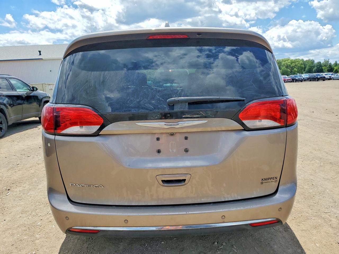 2017 CHRYSLER PACIFICA