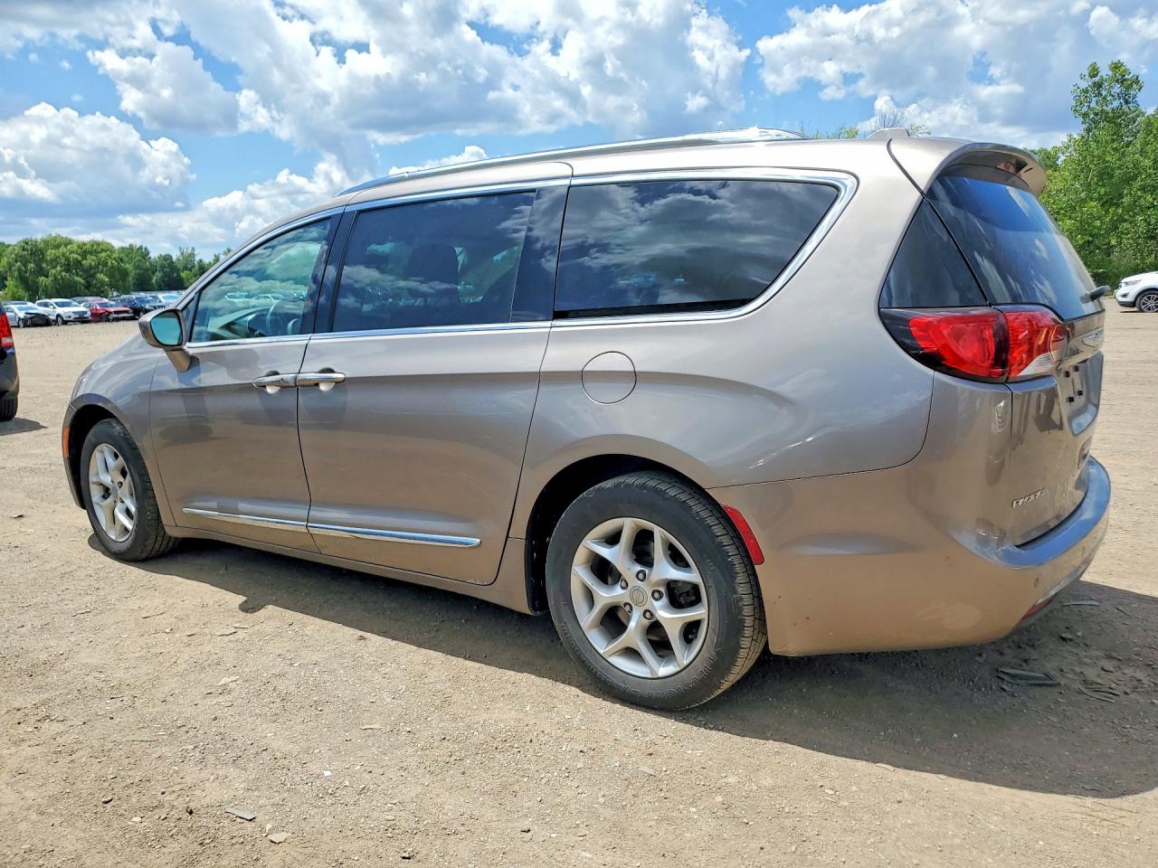 2017 CHRYSLER PACIFICA