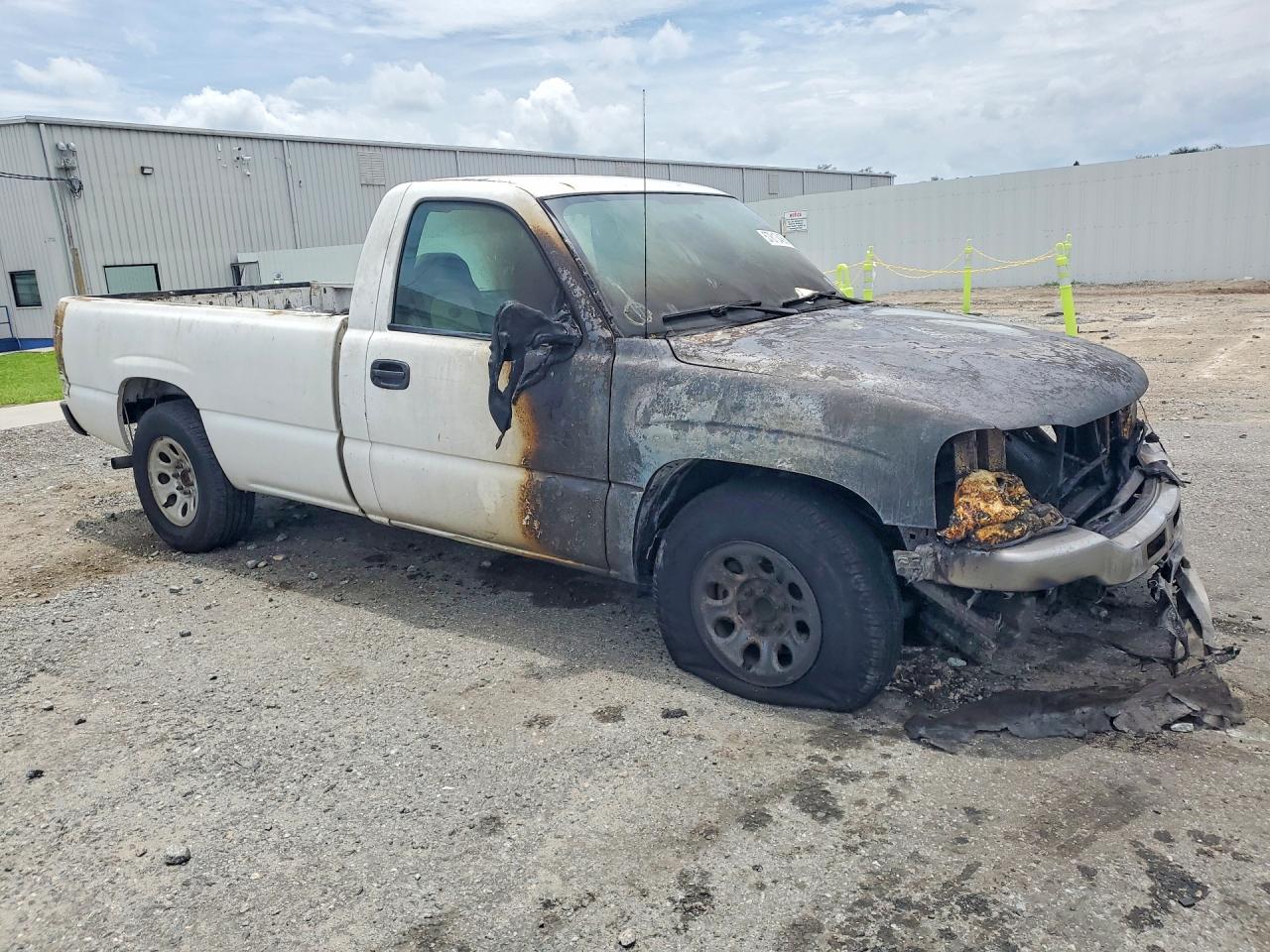 2006 GMC SIERRA