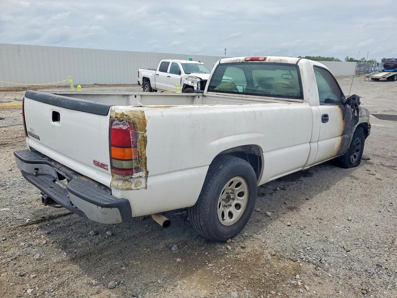 2006 GMC SIERRA