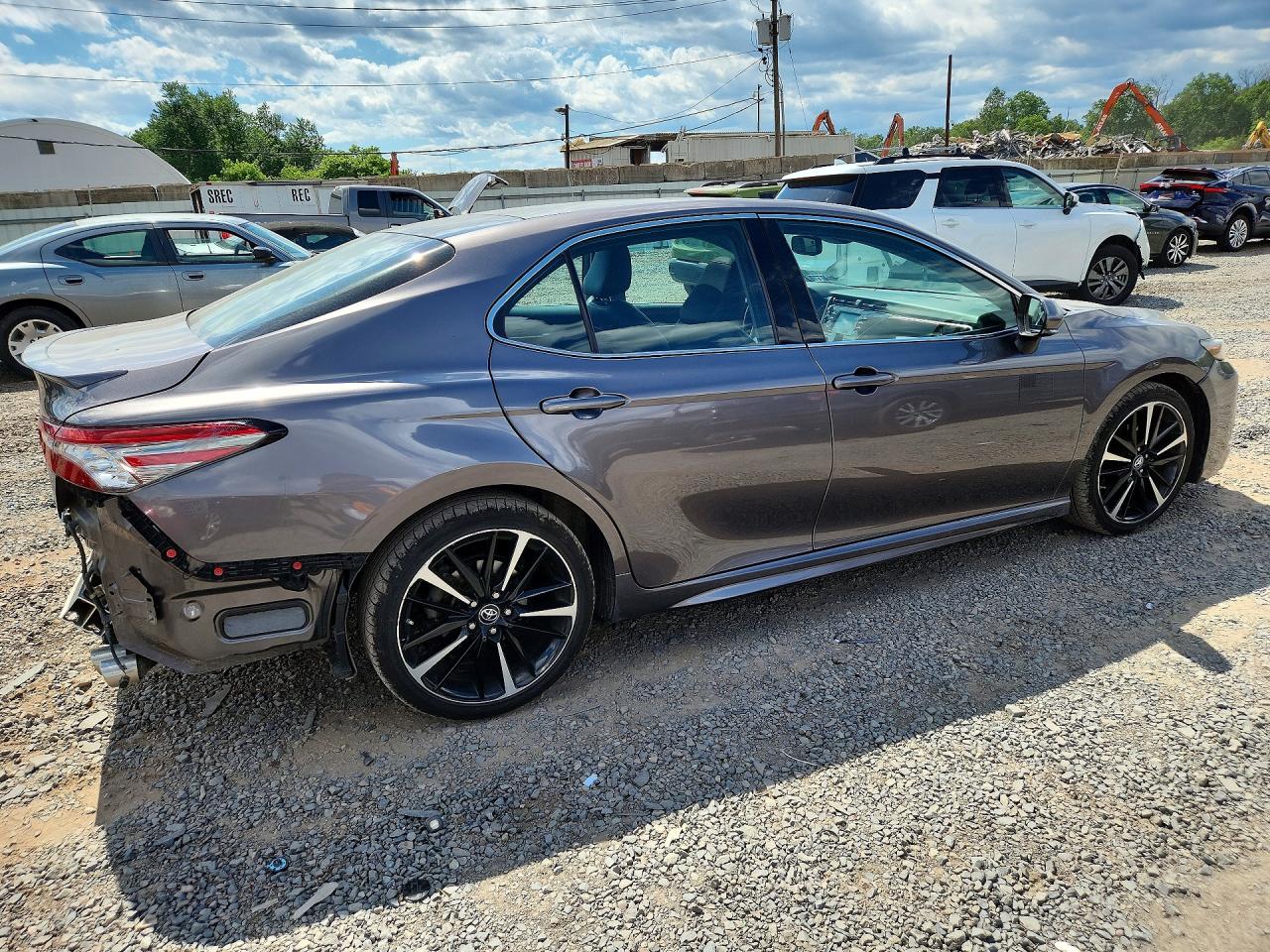 2018 TOYOTA CAMRY