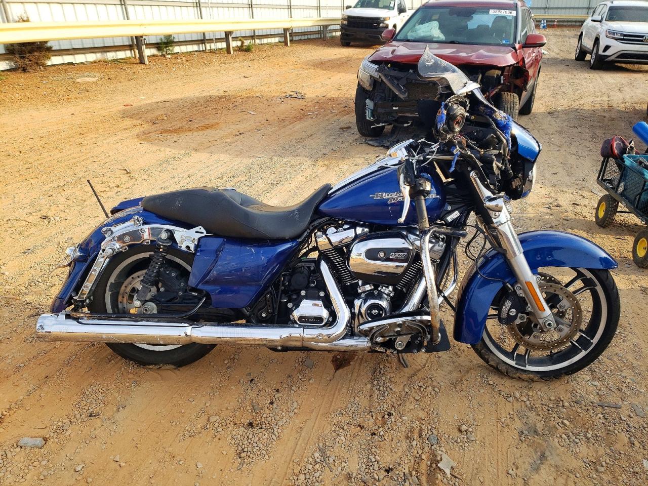 2017 HARLEY-DAVIDSON FL