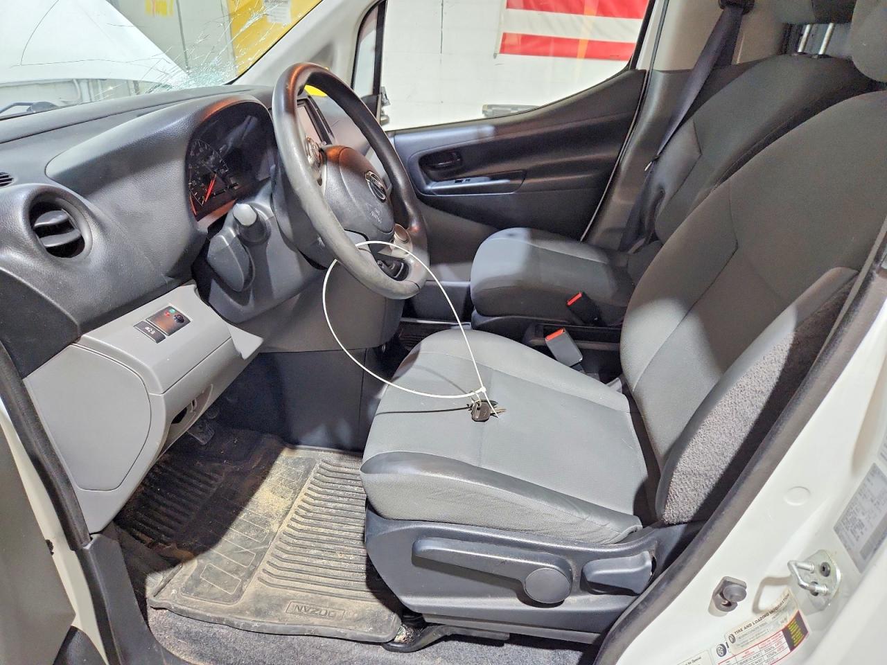 2014 NISSAN NV