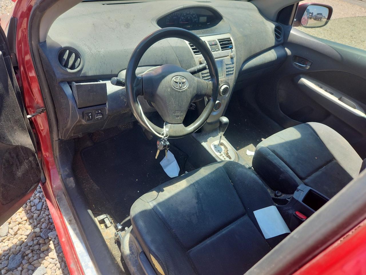 2011 TOYOTA YARIS