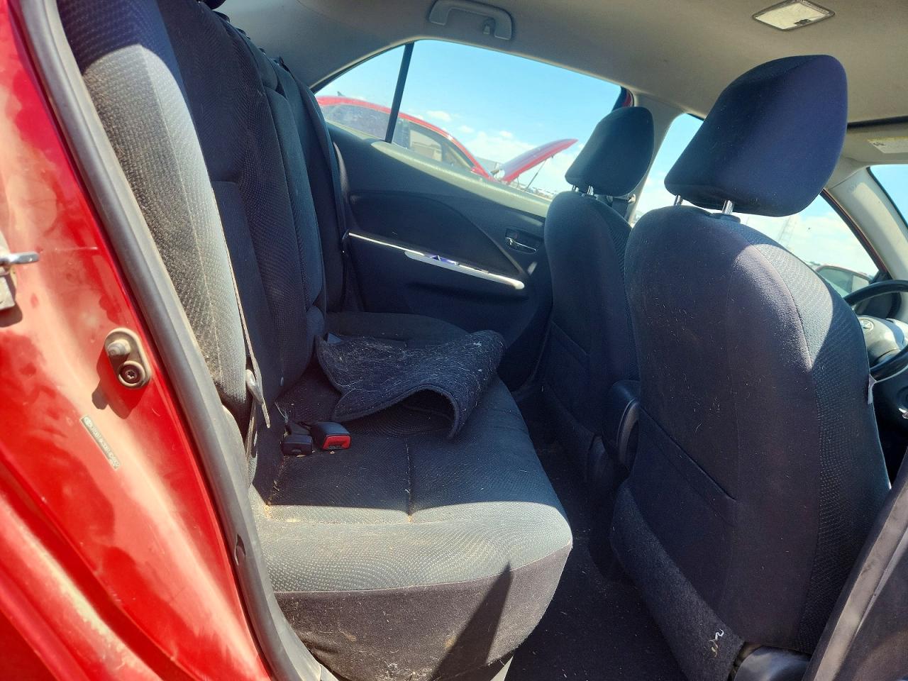 2011 TOYOTA YARIS