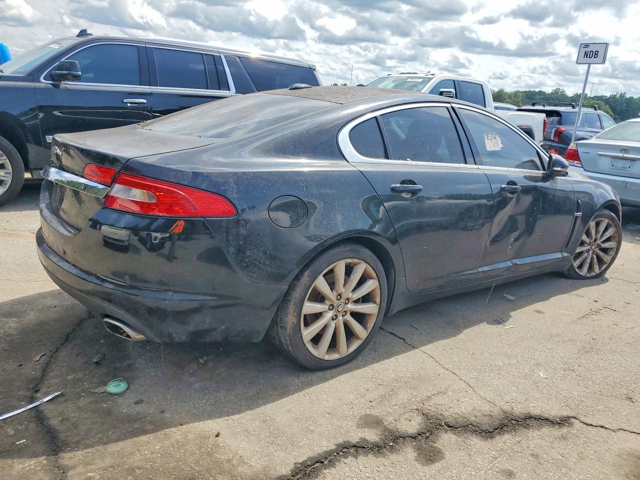 2011 JAGUAR XF