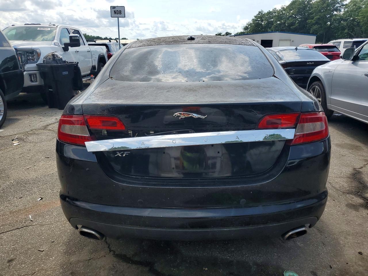 2011 JAGUAR XF