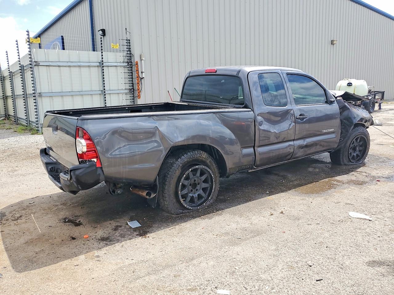 2011 TOYOTA TACOMA
