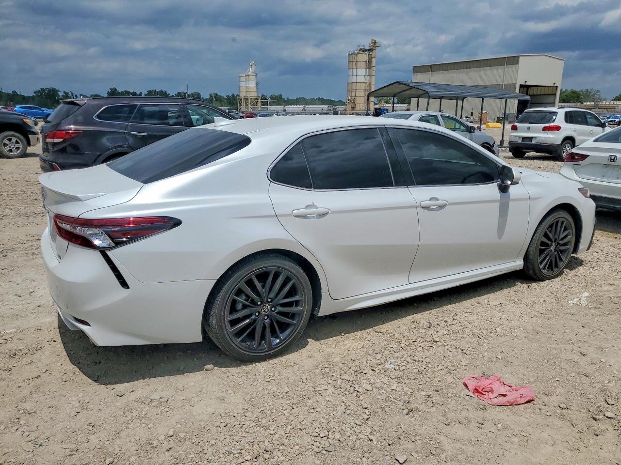 2024 TOYOTA CAMRY