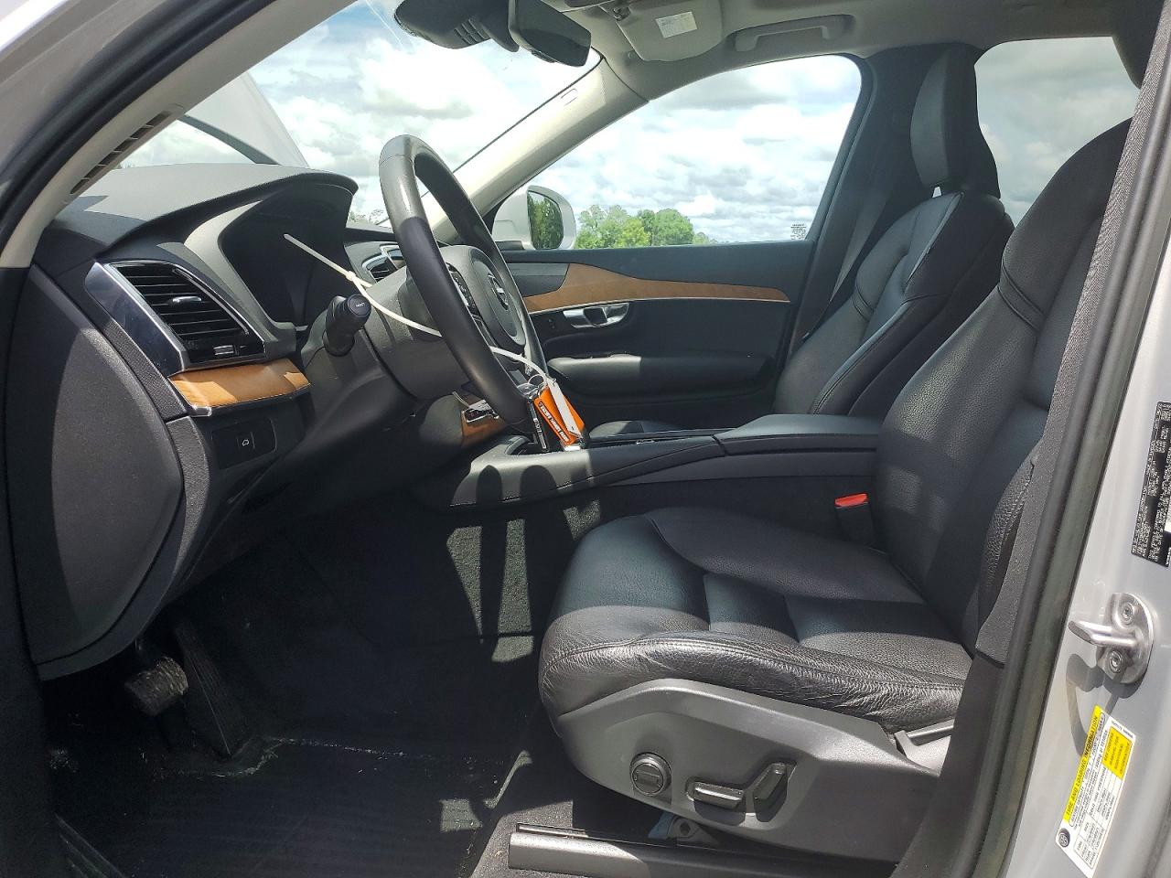 2023 VOLVO XC90