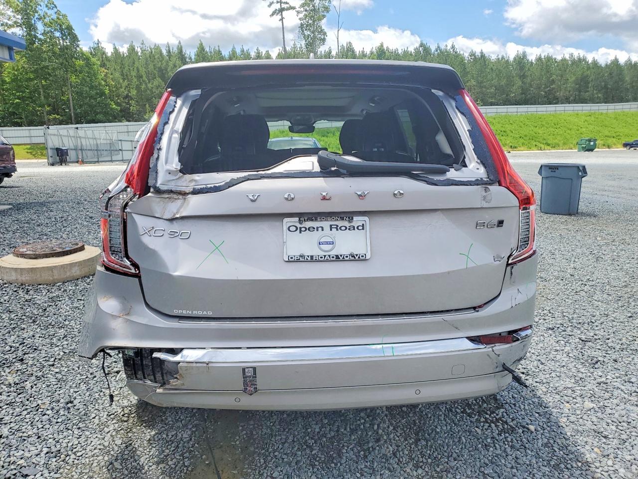 2023 VOLVO XC90