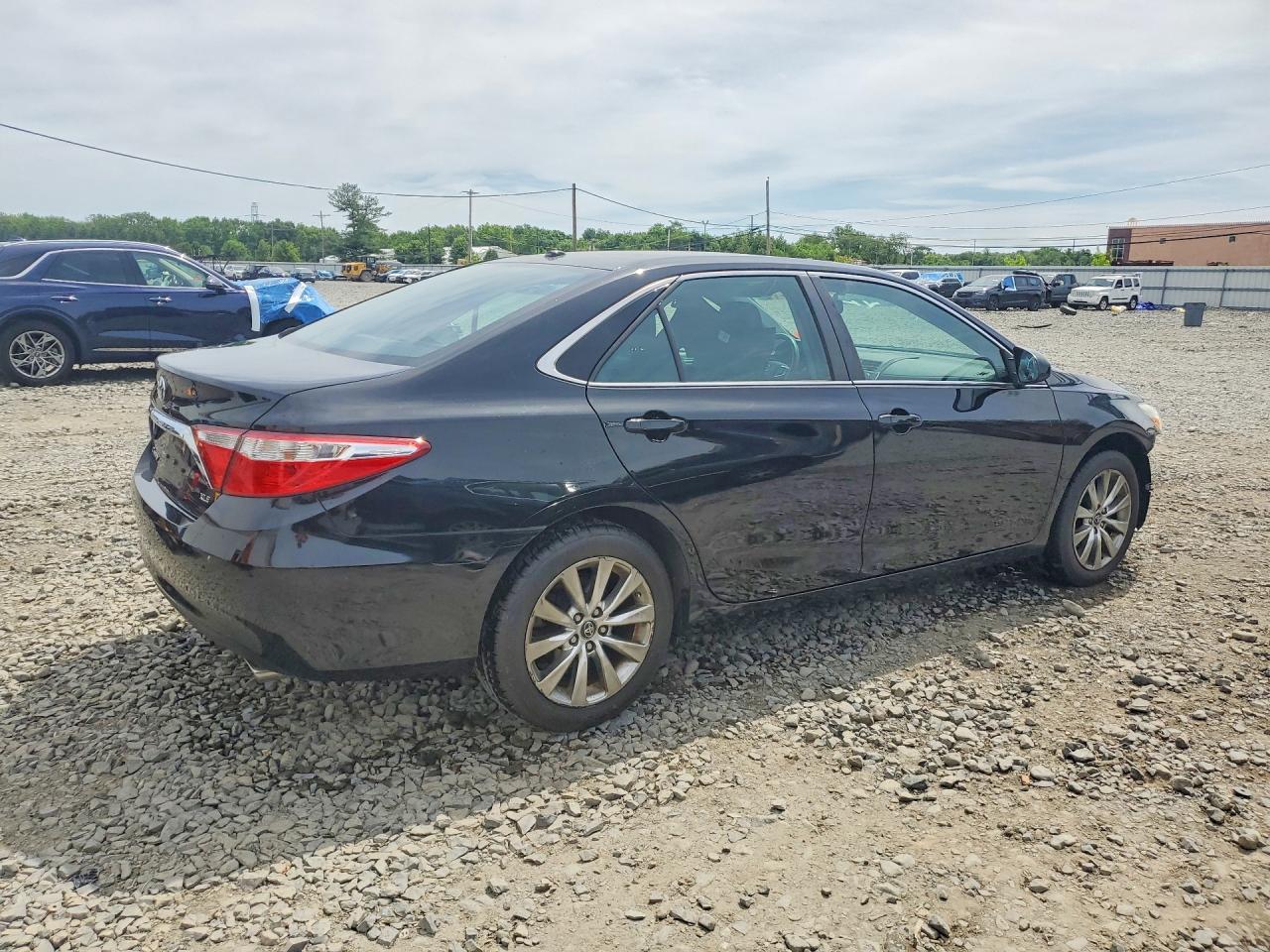 2017 TOYOTA CAMRY