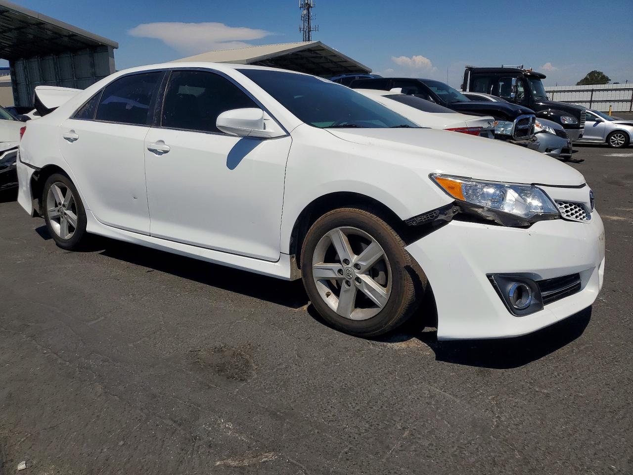 2013 TOYOTA CAMRY