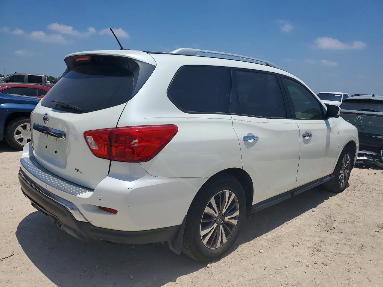 2017 NISSAN PATHFINDER