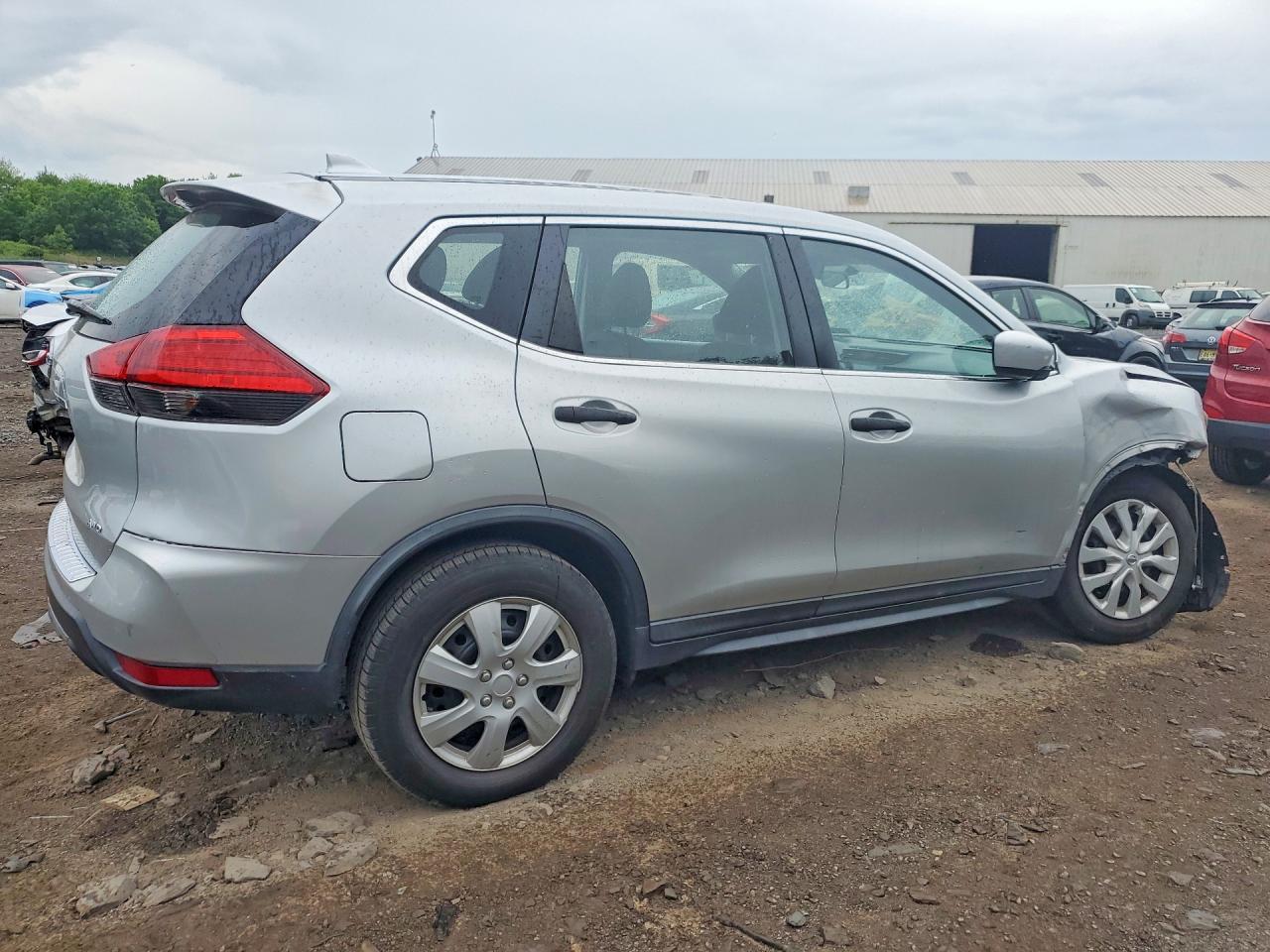 2017 NISSAN ROGUE