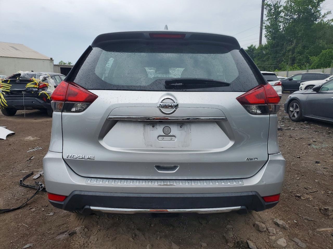 2017 NISSAN ROGUE