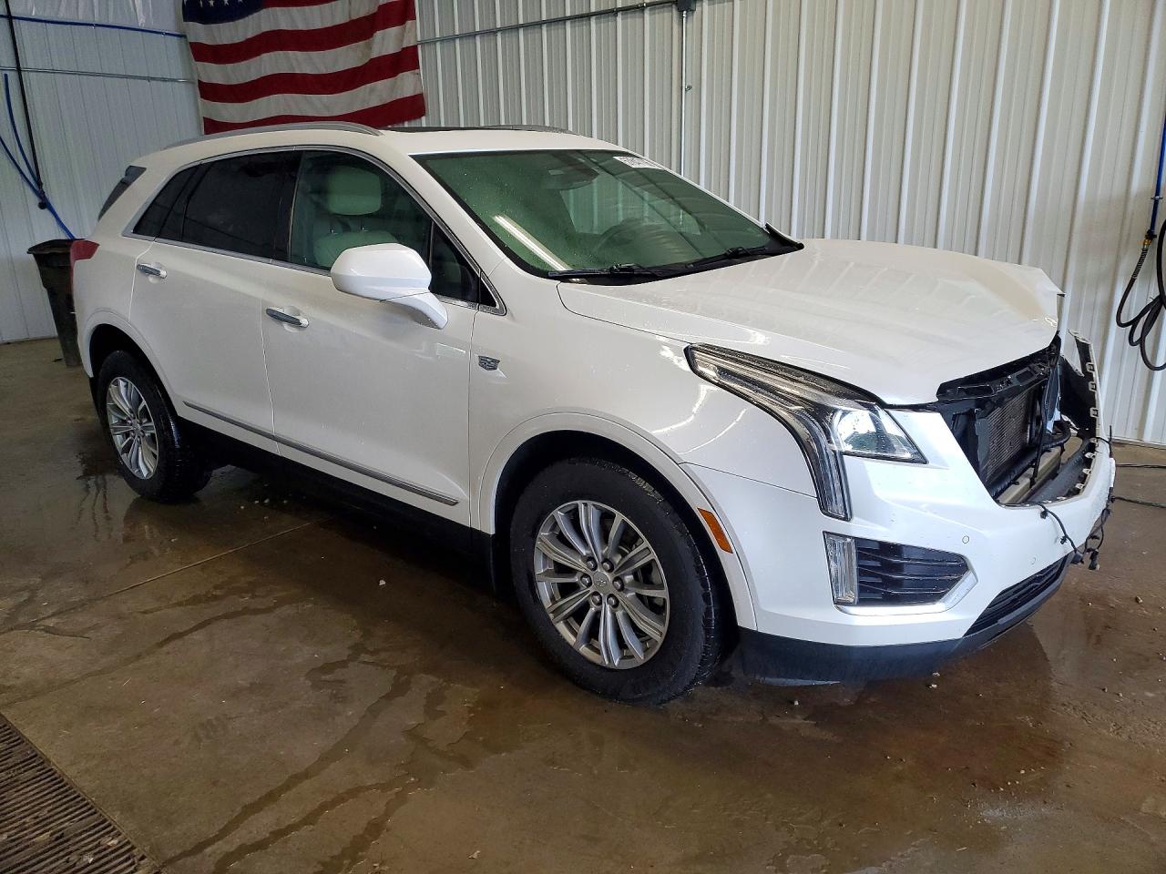 2017 CADILLAC XT5