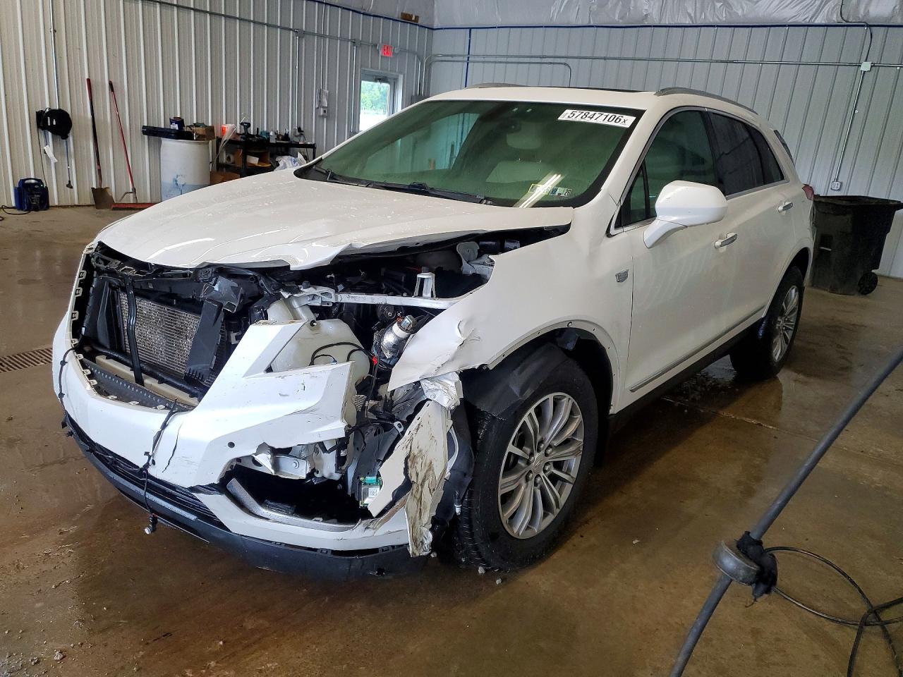 2017 CADILLAC XT5