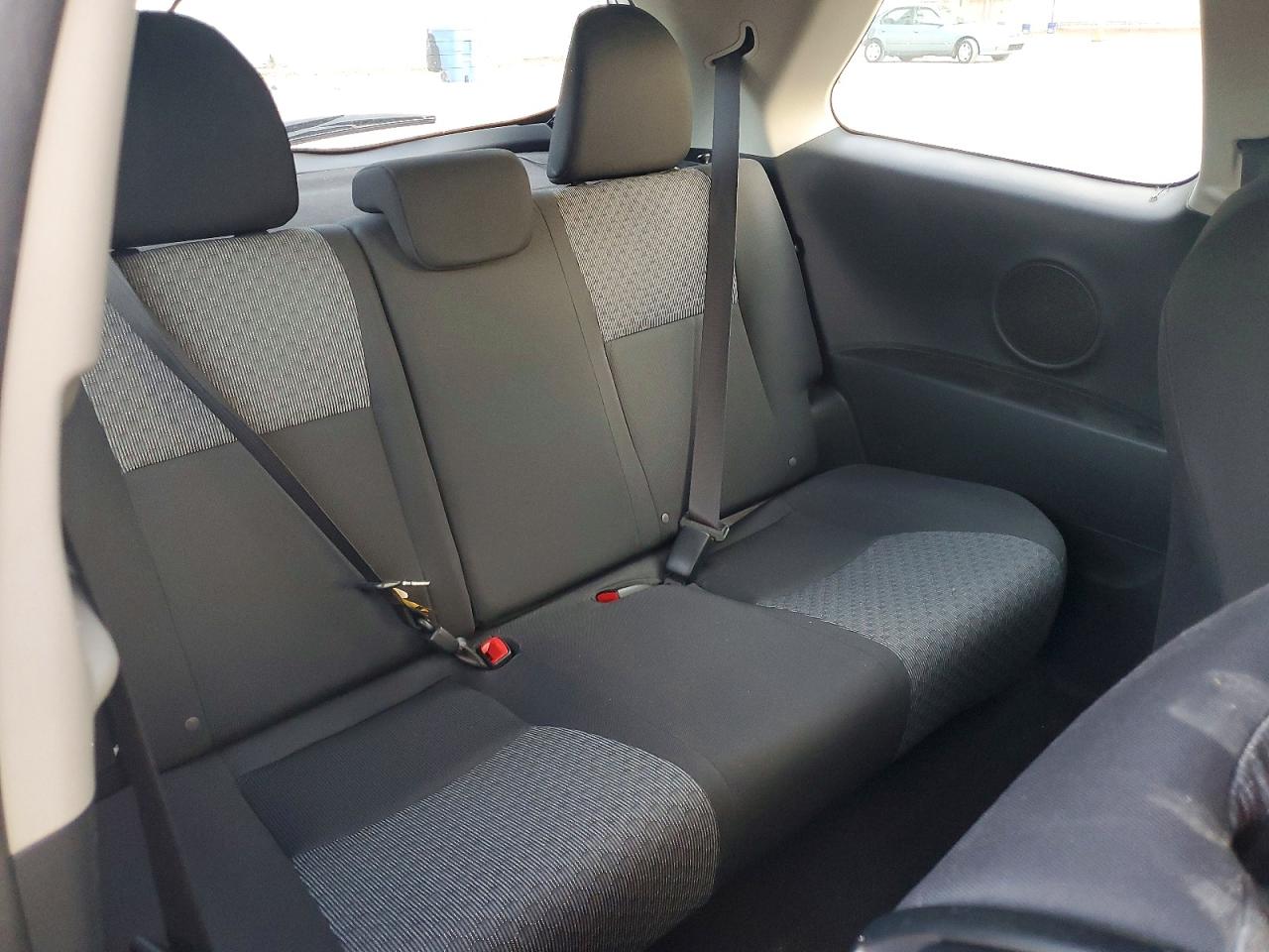 2016 TOYOTA YARIS