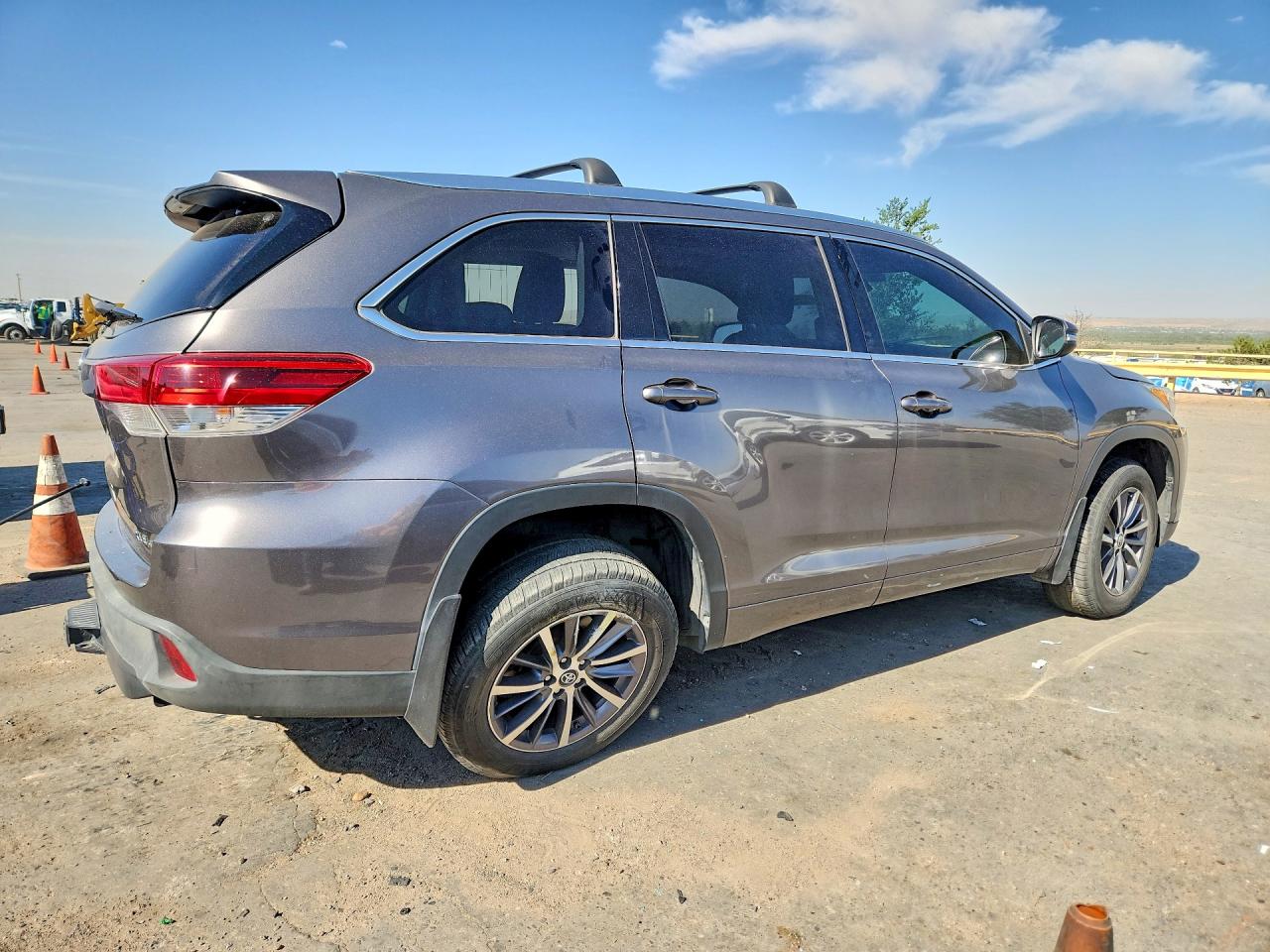 2017 TOYOTA HIGHLANDER