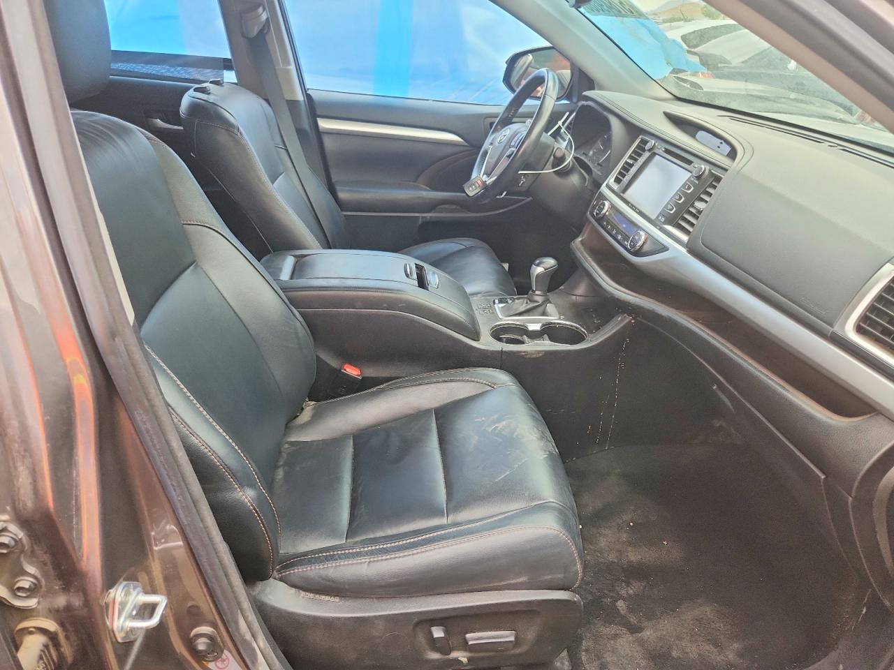 2017 TOYOTA HIGHLANDER
