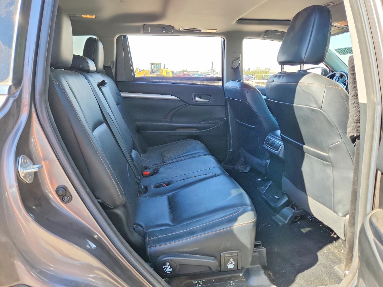 2017 TOYOTA HIGHLANDER