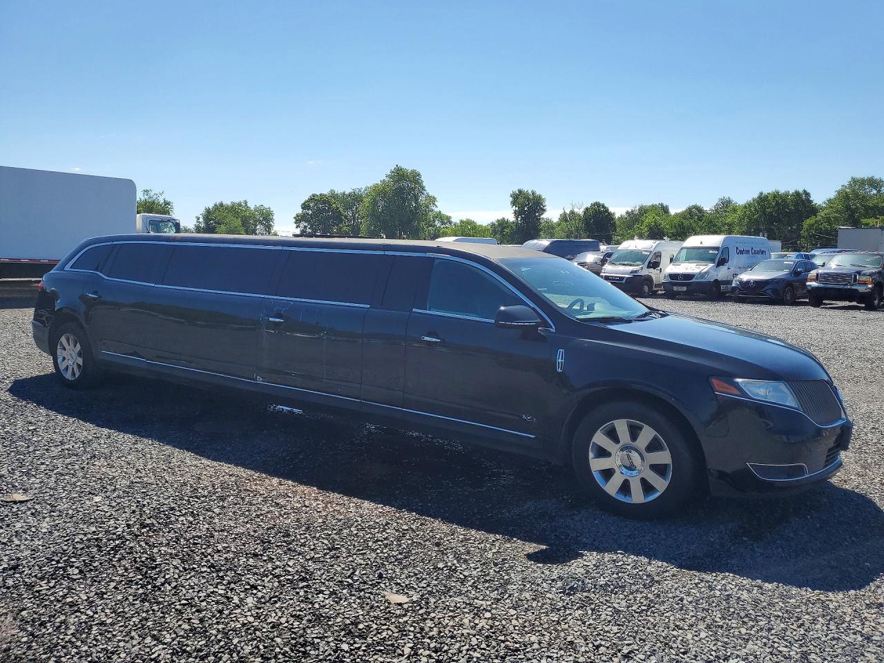 2015 LINCOLN MKT