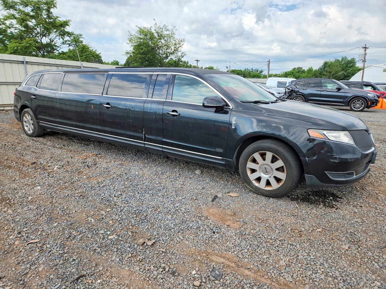 2015 LINCOLN MKT