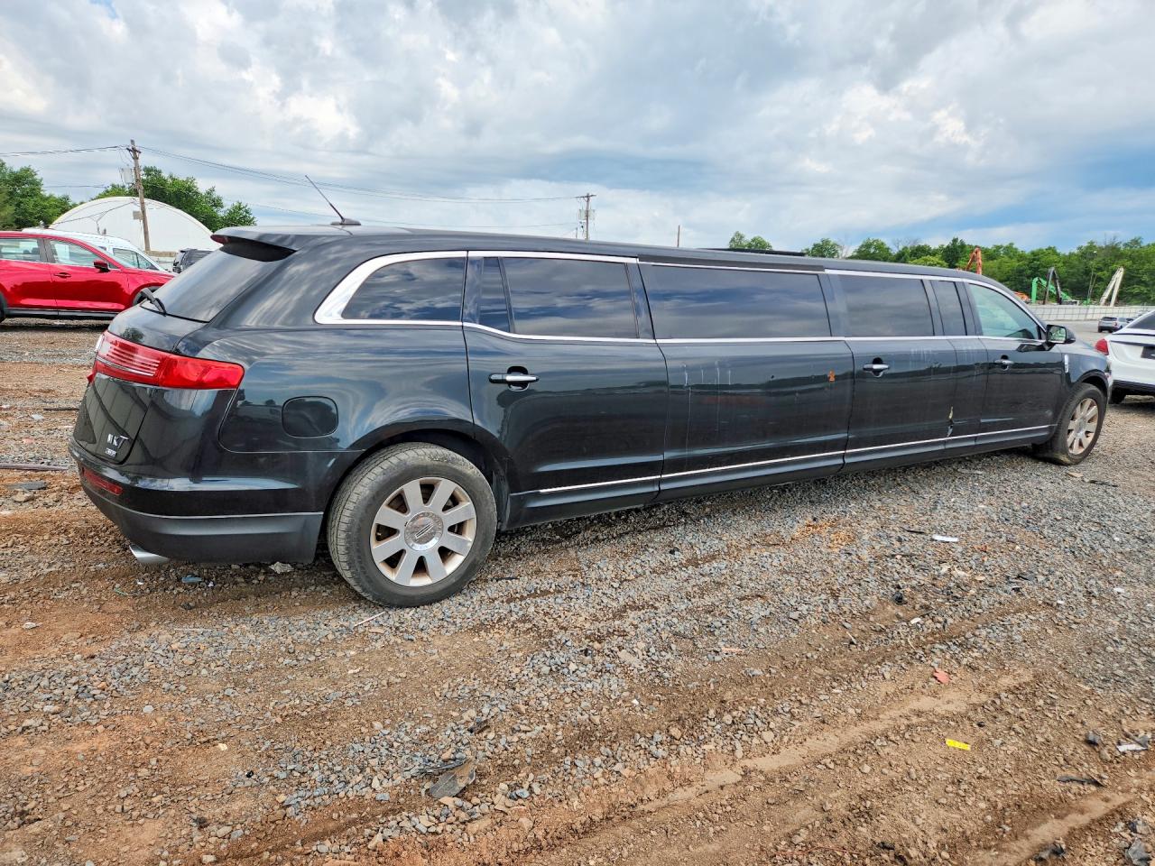2015 LINCOLN MKT