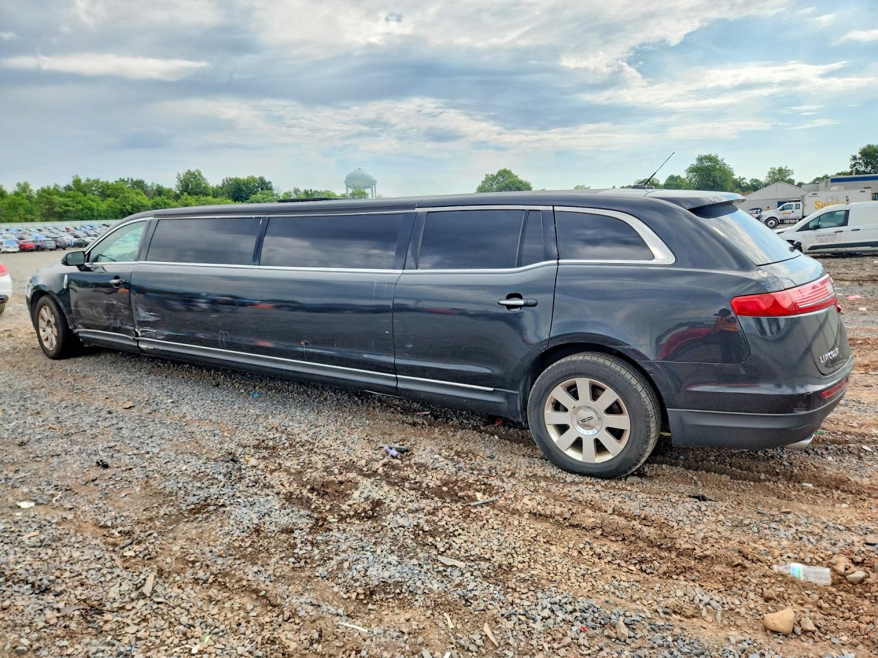 2015 LINCOLN MKT