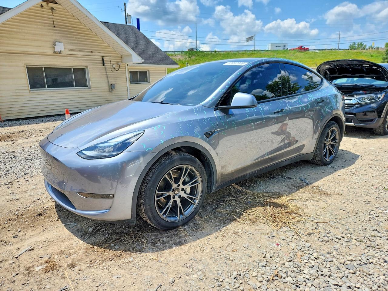 2024 TESLA MODEL Y