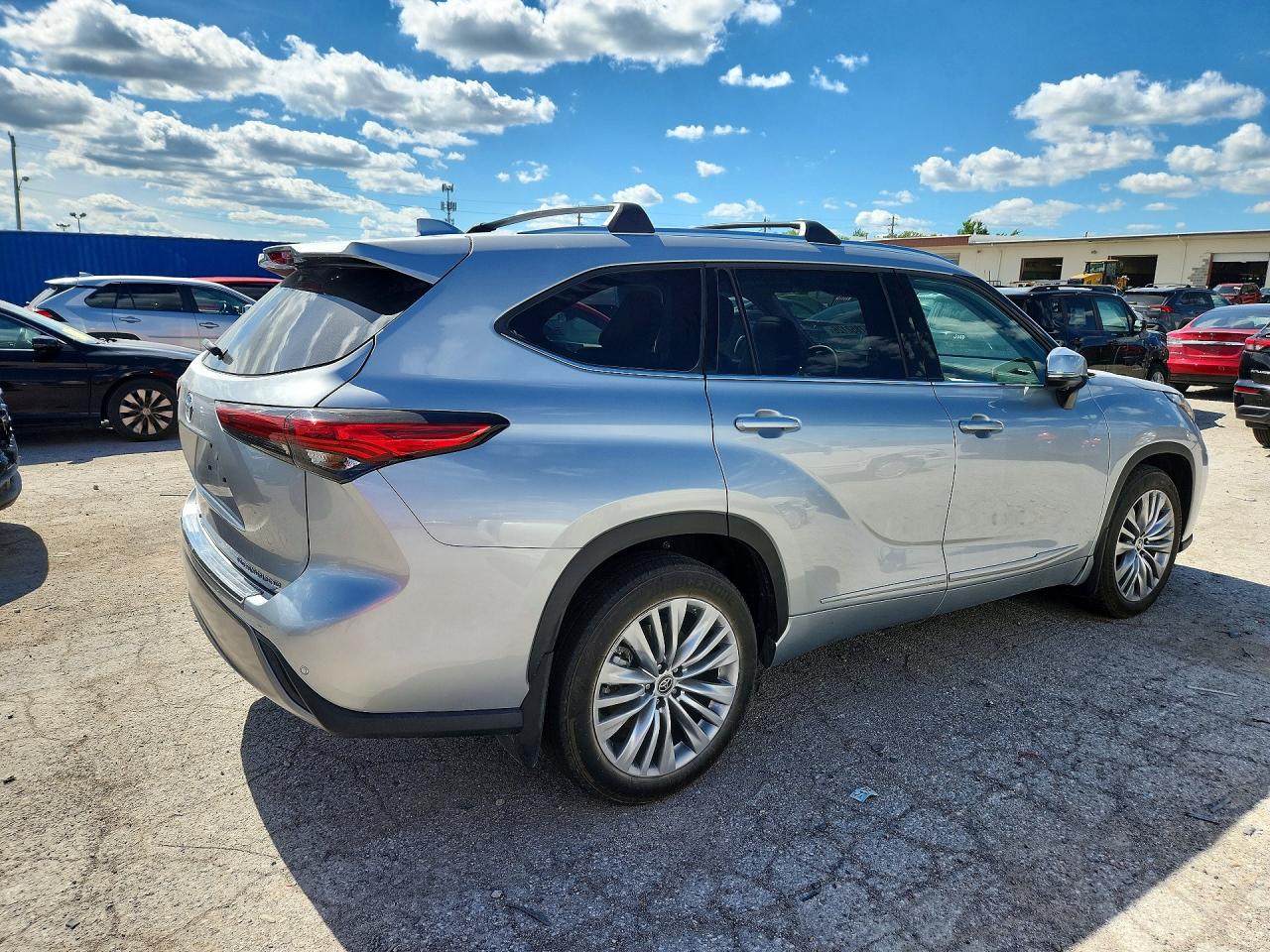 2023 TOYOTA HIGHLANDER
