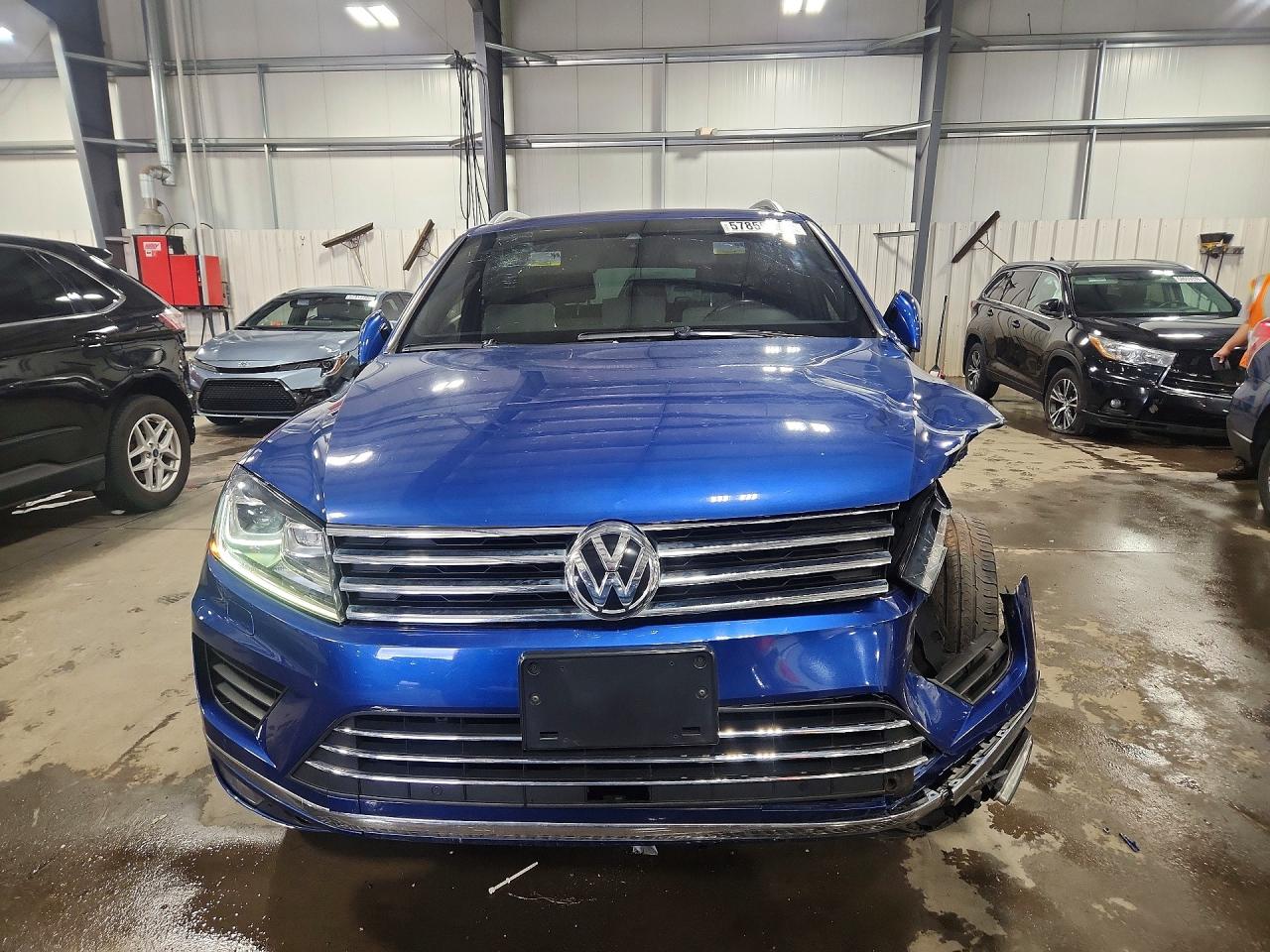 2017 VOLKSWAGEN TOUAREG
