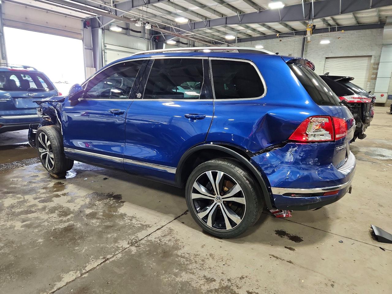 2017 VOLKSWAGEN TOUAREG