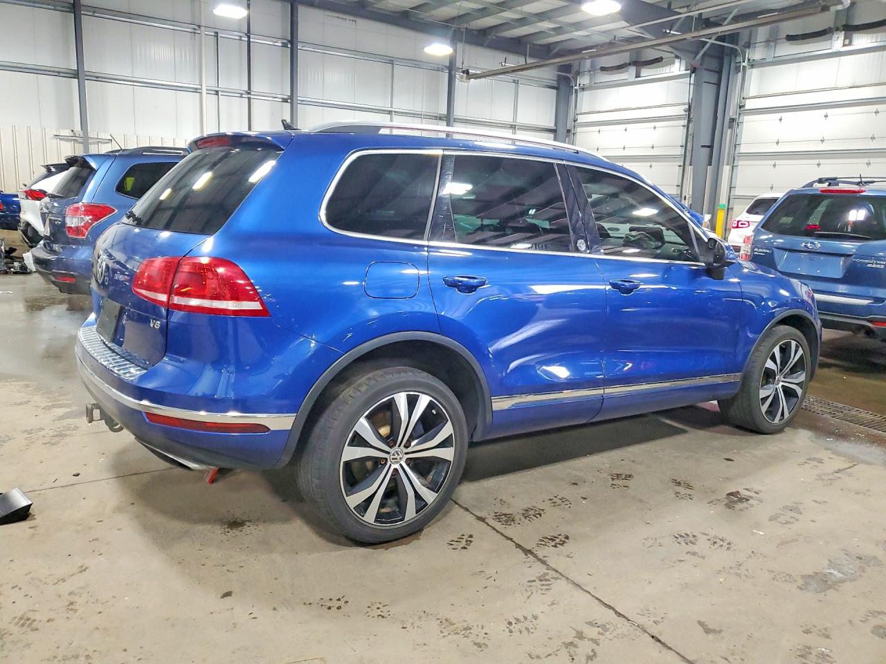 2017 VOLKSWAGEN TOUAREG