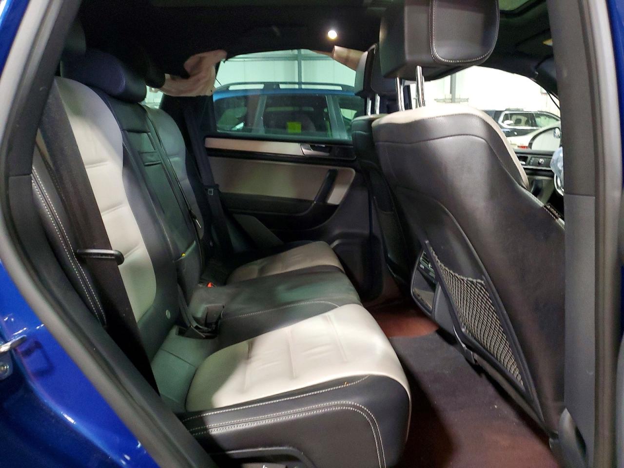 2017 VOLKSWAGEN TOUAREG