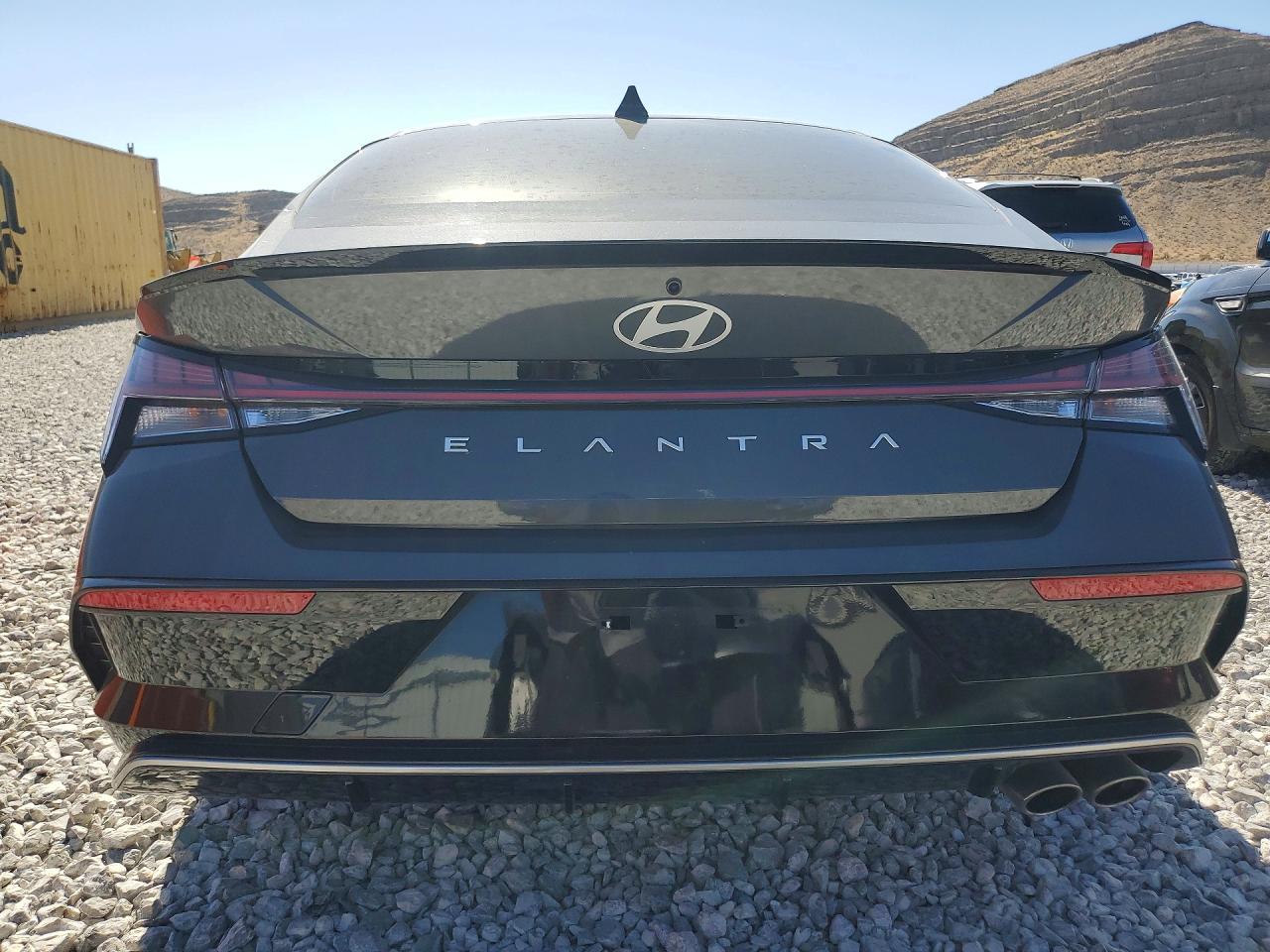 2024 HYUNDAI ELANTRA