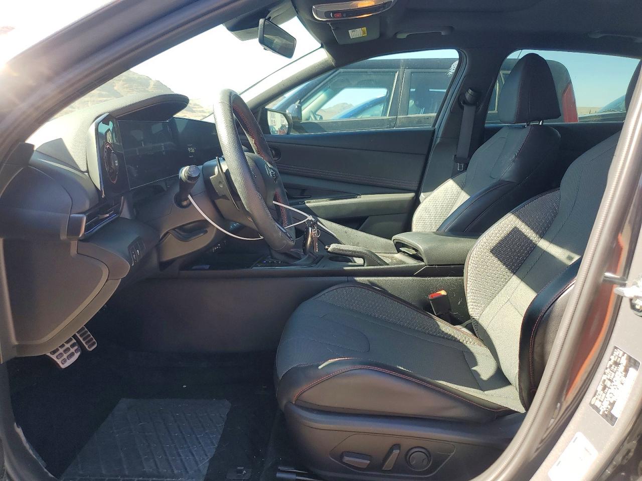 2024 HYUNDAI ELANTRA