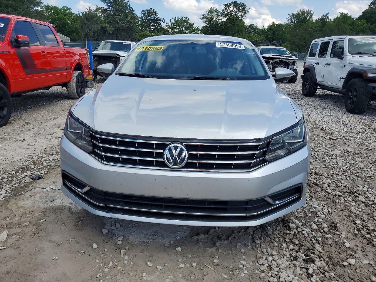 2016 VOLKSWAGEN PASSAT
