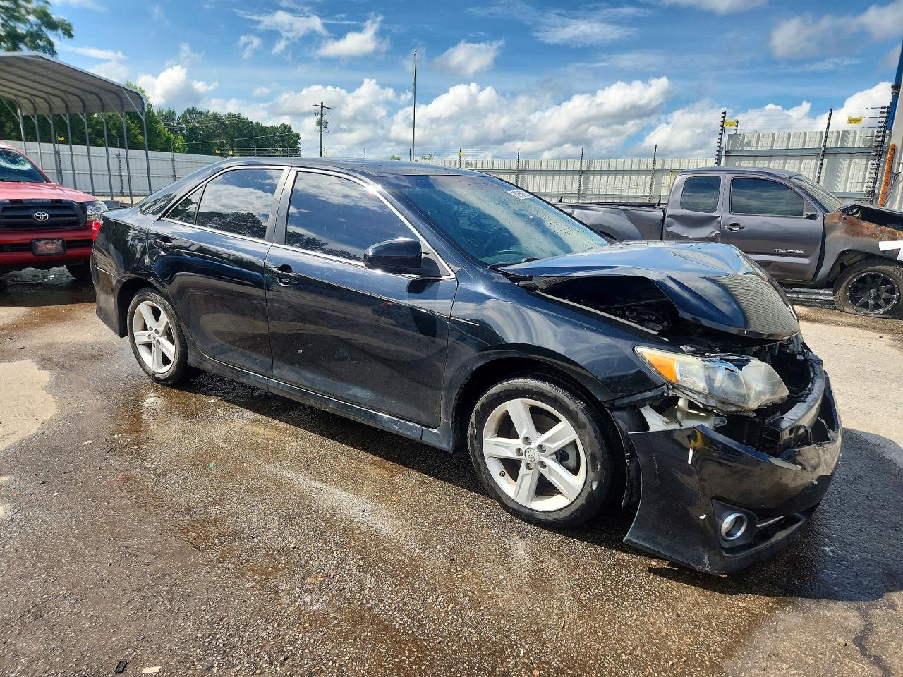 2014 TOYOTA CAMRY