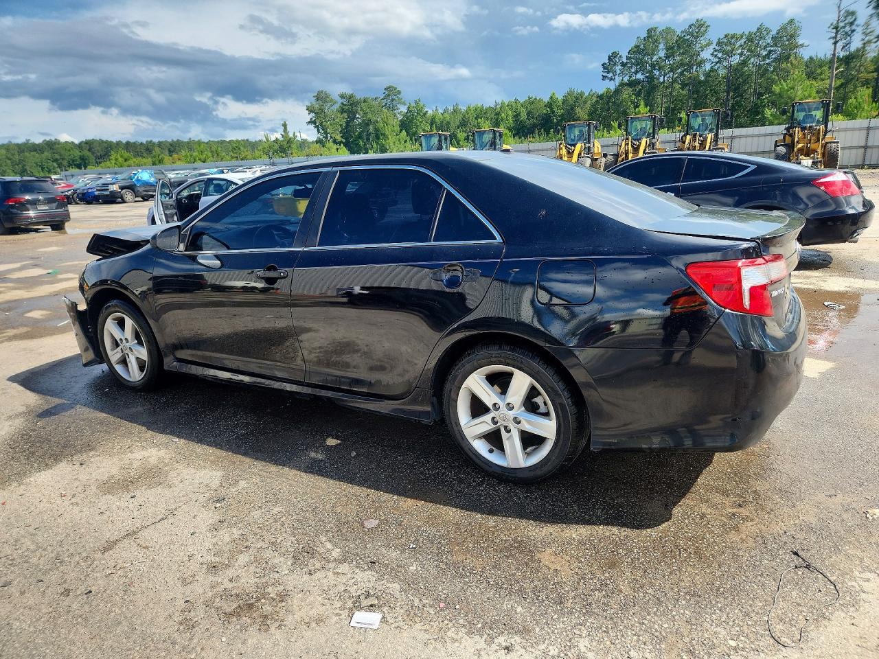 2014 TOYOTA CAMRY