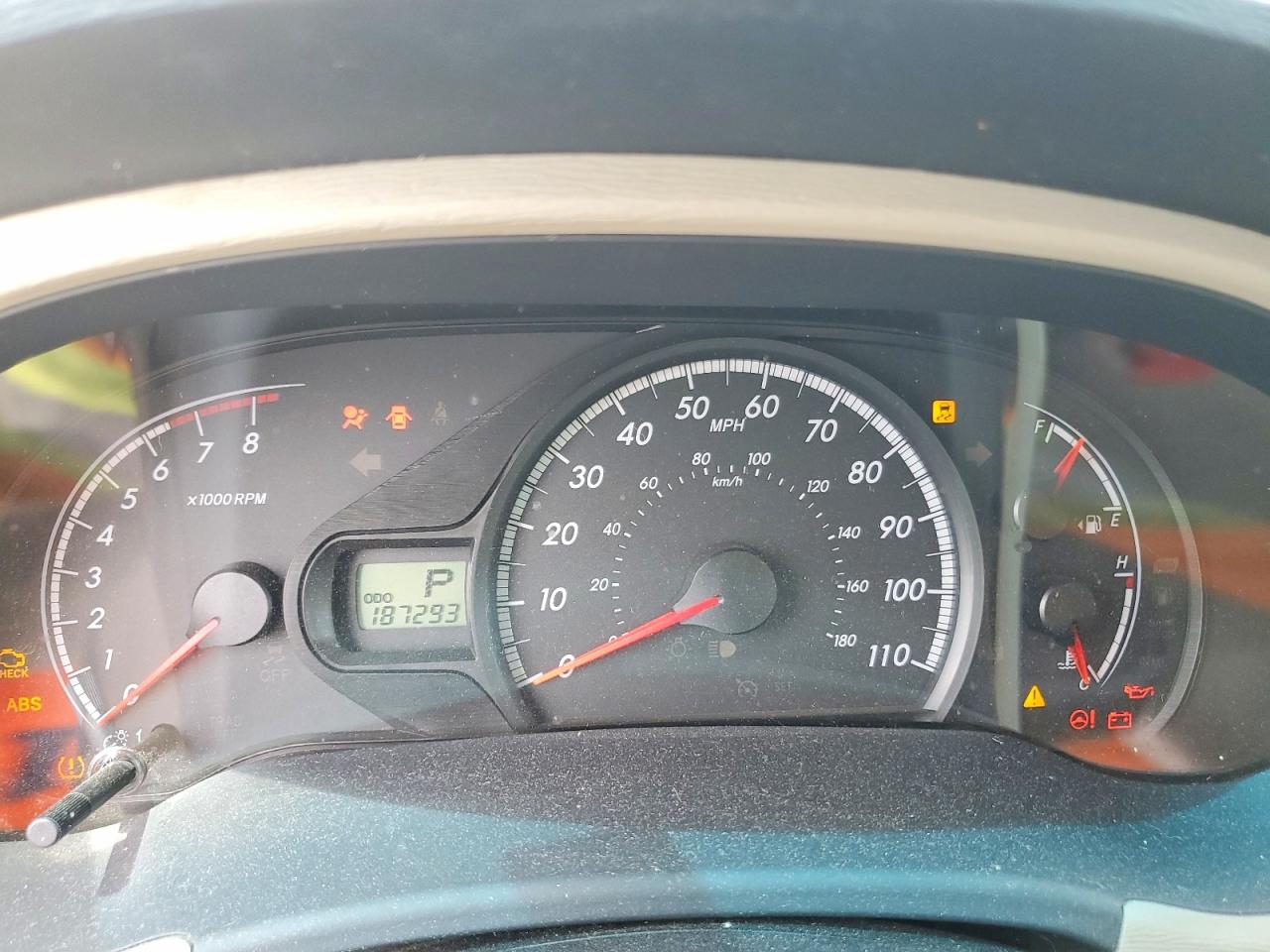 2011 TOYOTA SIENNA